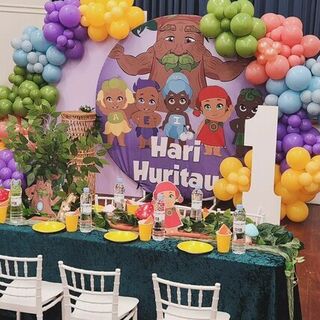 Custom Backdrop & Kids Tables Package