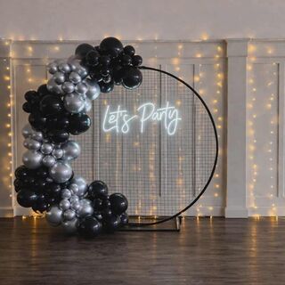 Round Mesh Frame, neon & Garland Backdrop